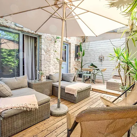 Luxurious In Villa