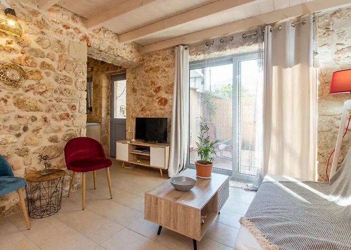 Luxurious In Villa